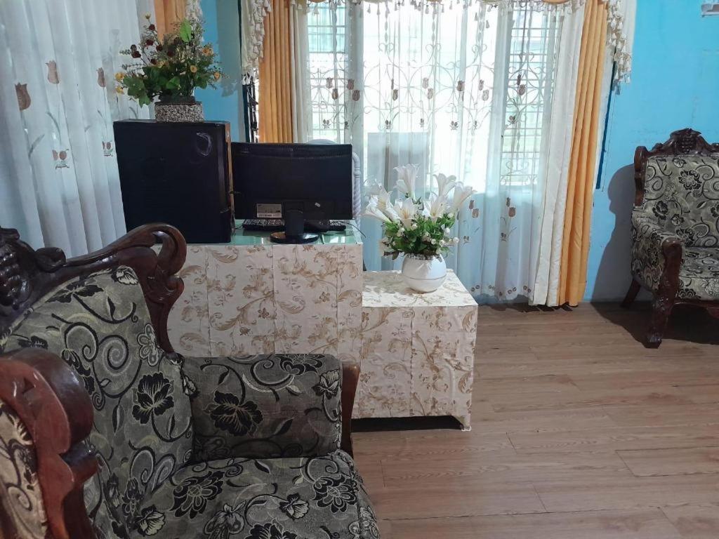 Oyo 91477 Fazira Home Stay Syariah Sibolga Esterno foto